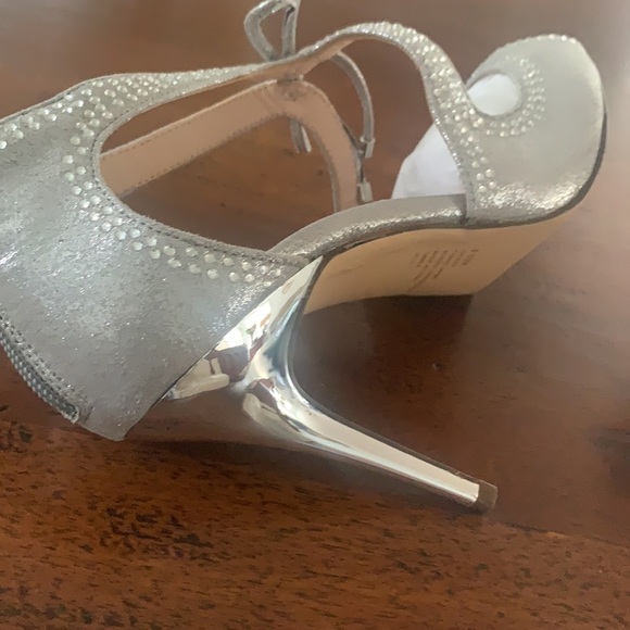 Silver Imiller Heels New Size 8.5 - Picture 6 of 10
